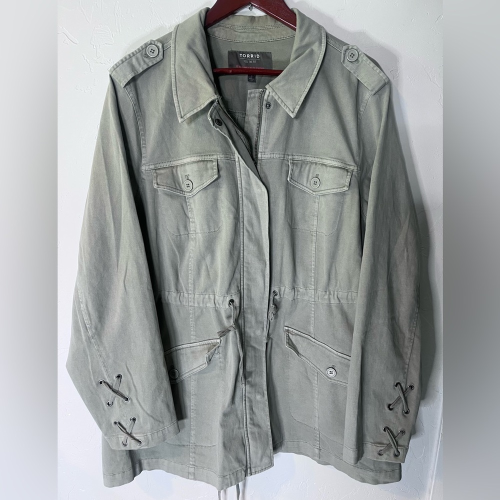 Torrid Twill Lace-Up Back Anorak- Sage Green Women’s 3X - Picture 3 of 12